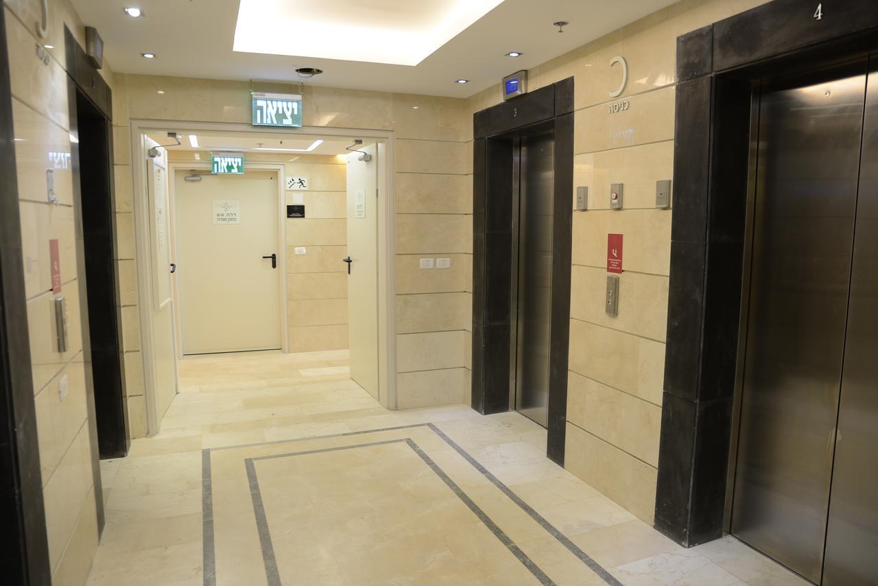 Saidoff, Amazing 4 Bedroom 3 Bath In City Center, Pool, Parking!!! Jeruzsálem Kültér fotó