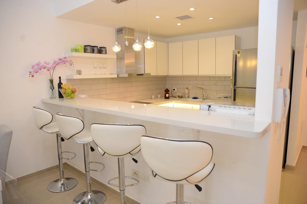 Saidoff, Amazing 4 Bedroom 3 Bath In City Center, Pool, Parking!!! Jeruzsálem Kültér fotó
