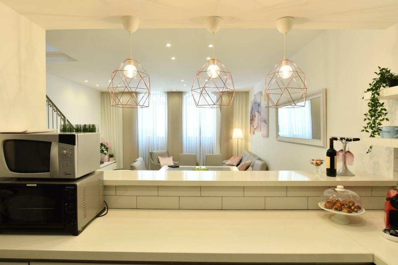 Saidoff, Amazing 4 Bedroom 3 Bath In City Center, Pool, Parking!!! Jeruzsálem Kültér fotó