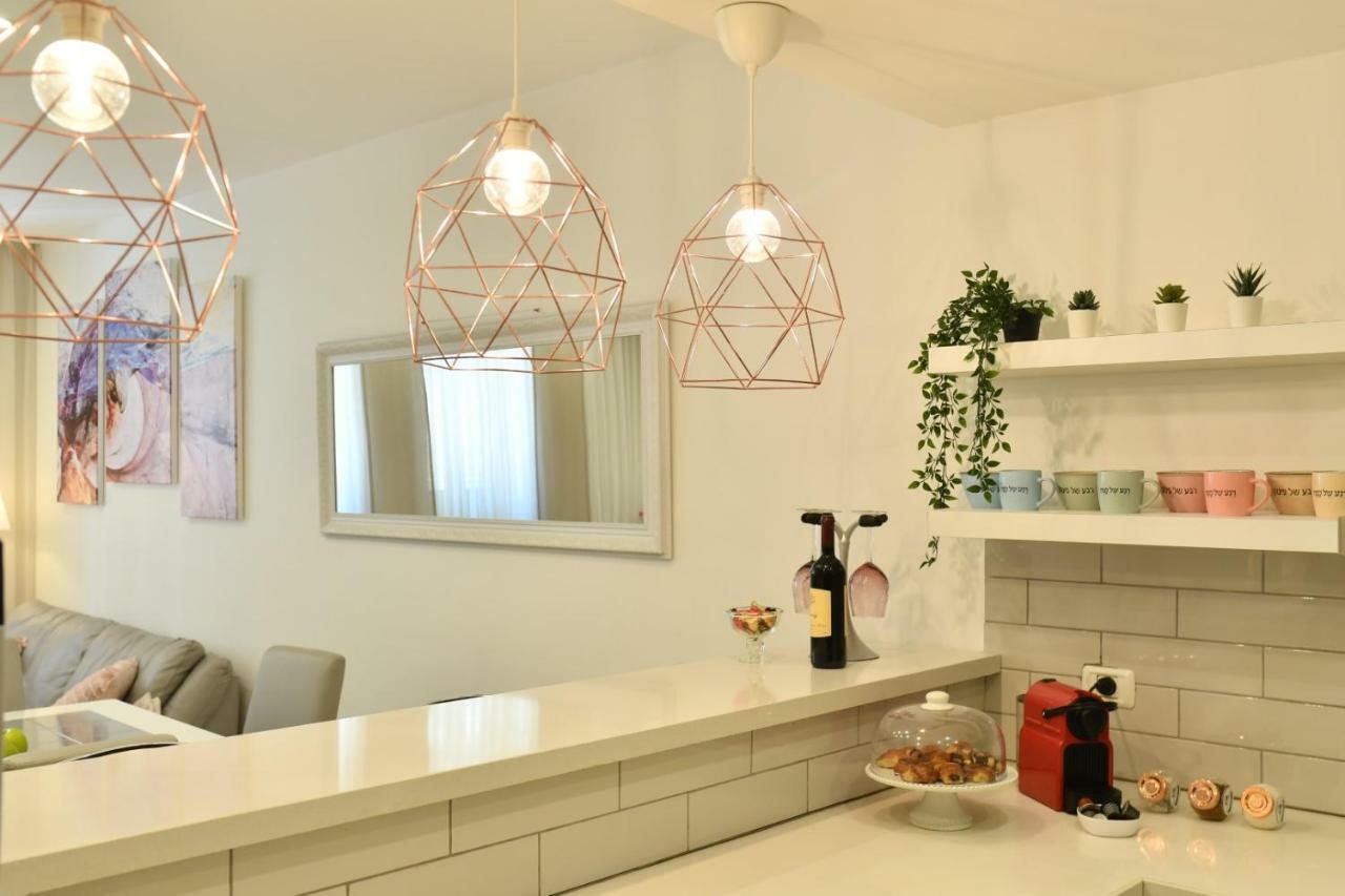 Saidoff, Amazing 4 Bedroom 3 Bath In City Center, Pool, Parking!!! Jeruzsálem Kültér fotó