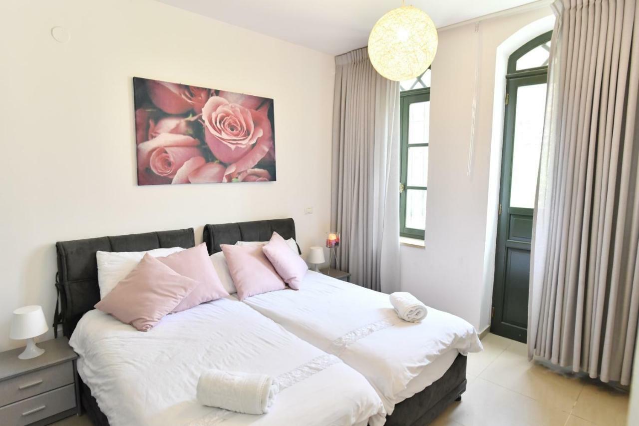 Saidoff, Amazing 4 Bedroom 3 Bath In City Center, Pool, Parking!!! Jeruzsálem Kültér fotó